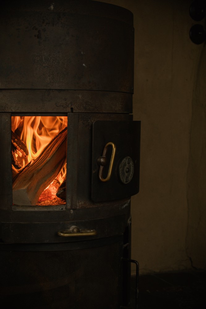 Feuer im Holzofen